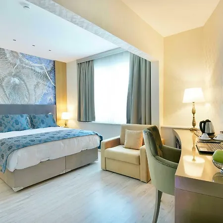 Hotel Adamel & *